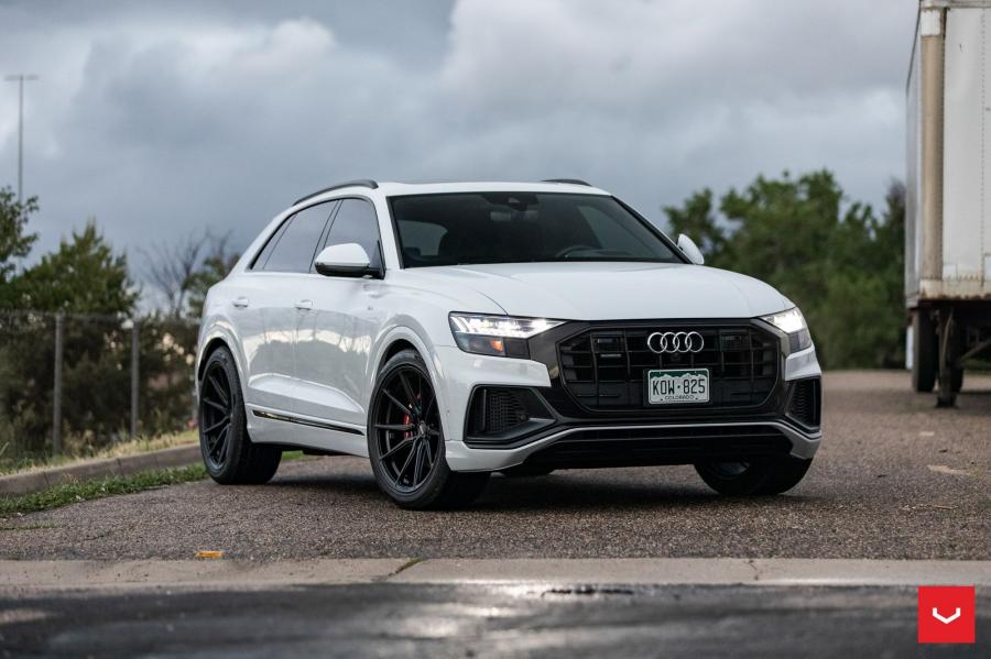  Audi Q8 55 TFSI Quattro on Vossen Wheels (HF-3) 2019 года  (фото 1 из 23)